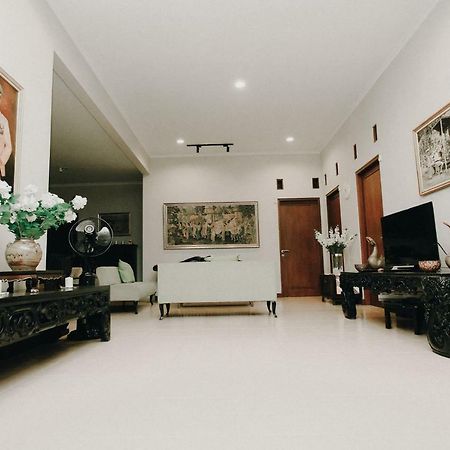 Hotel House Of Moedjito à Yogyakarta Extérieur photo